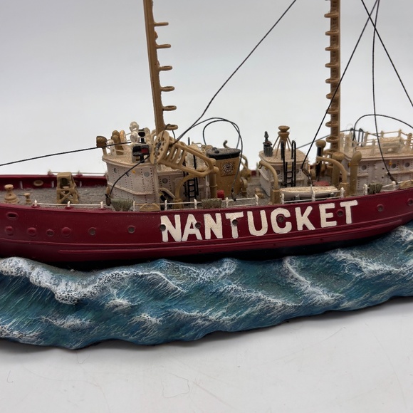 Anchor Bay Harbour Lights The Nantucket Light Vessel No. 112 Boat Figurine - Picture 10 of 16